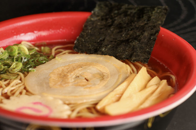 A delicious looking bowl of ramen.